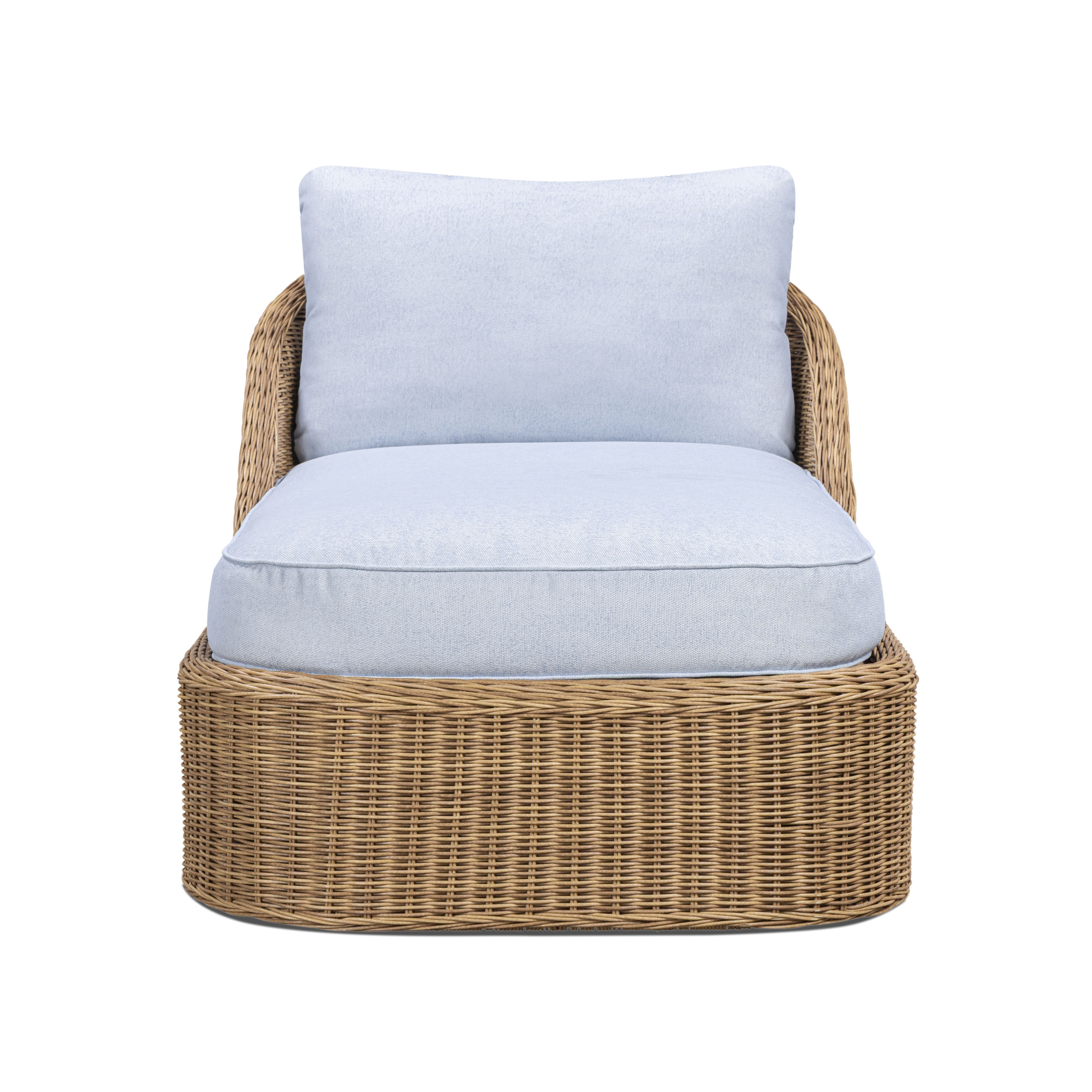 Axel Boucle Outdoor Lounge Chair