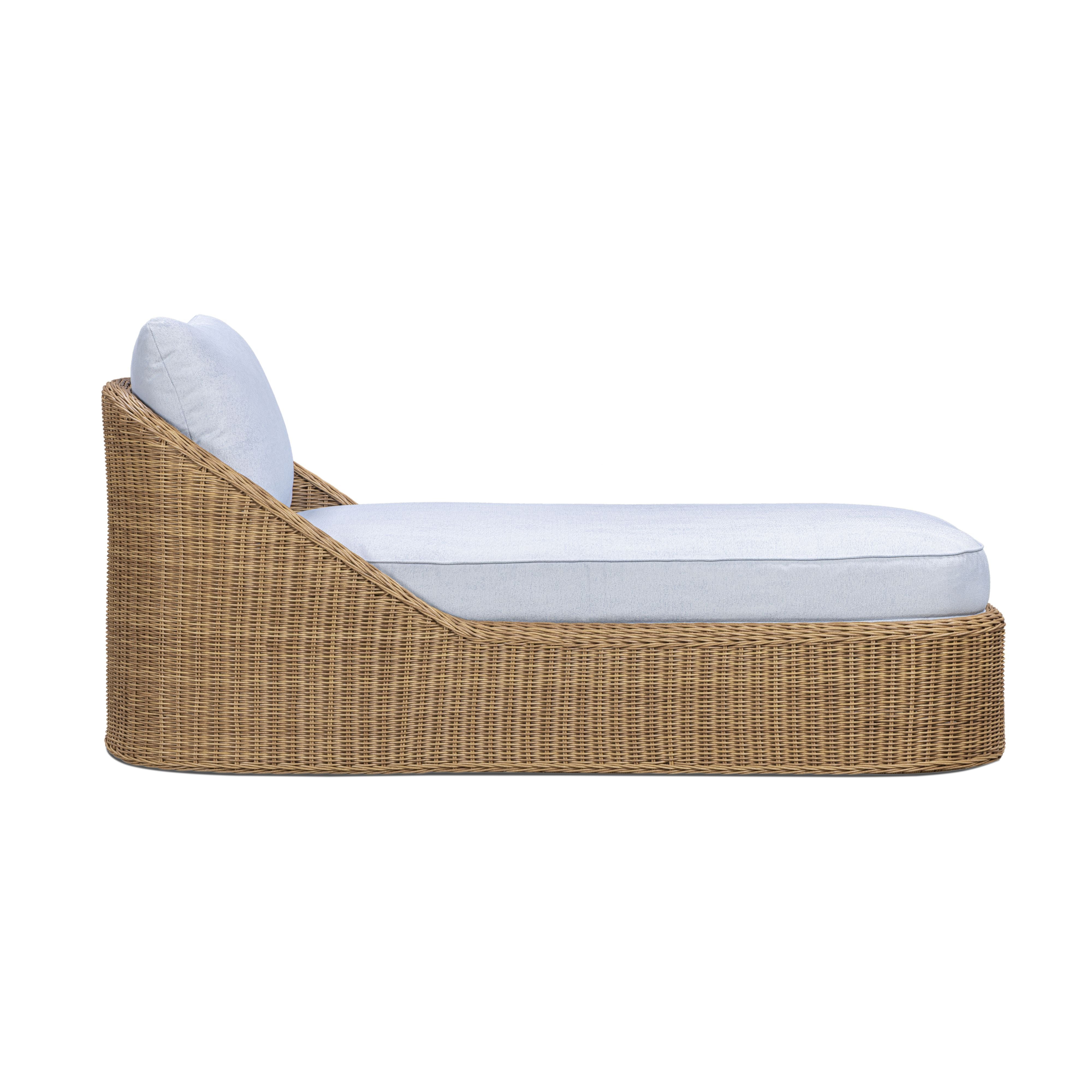 Axel Boucle Outdoor Lounge Chair