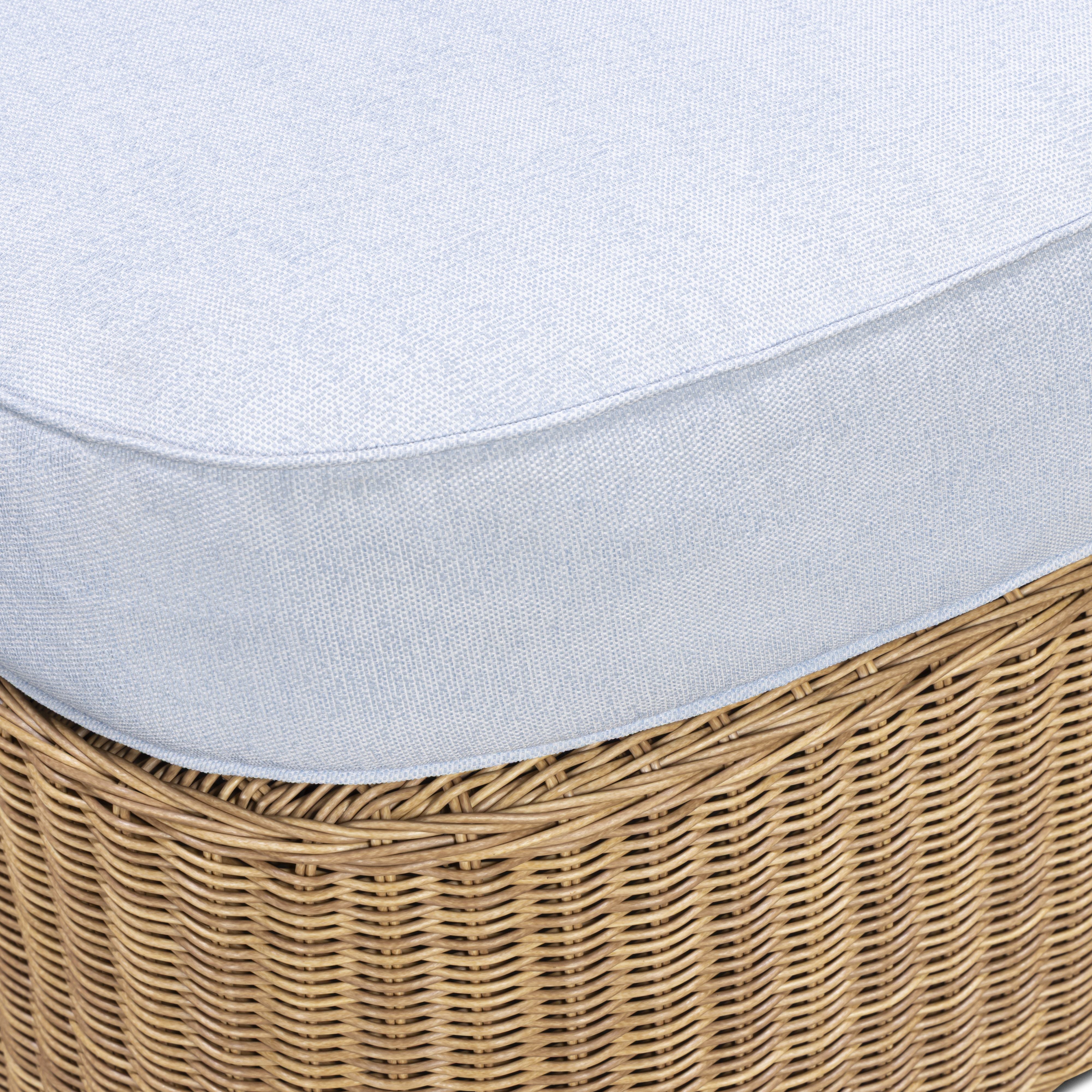 Axel Boucle Outdoor Ottoman